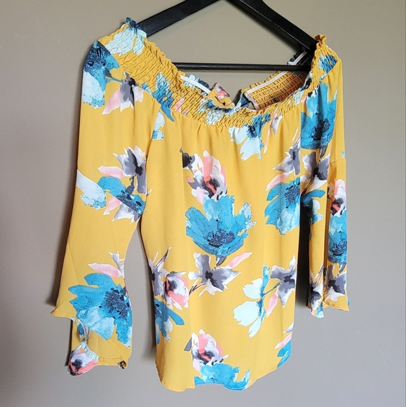 Charming Charlie Off The Shoulder Floral Blouse Size Medium - Picture 3 of 14